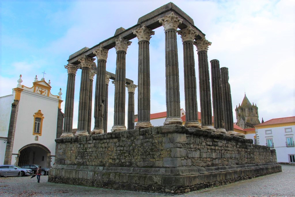 Évora